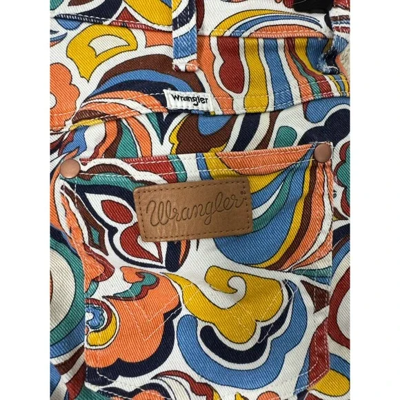 Wrangler Women's High Rise Flare Jeans Pants In Latigo Print Size 26 Retro Hippy - Picture 13 of 14